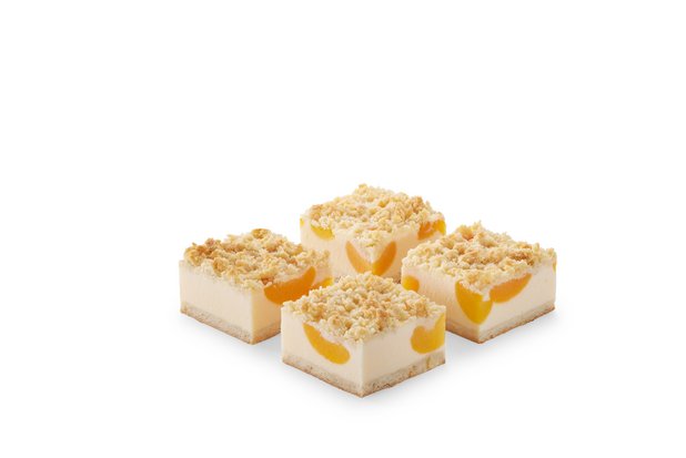 Käse-Aprikosen-Blechkuchen mit Butterstreuseln